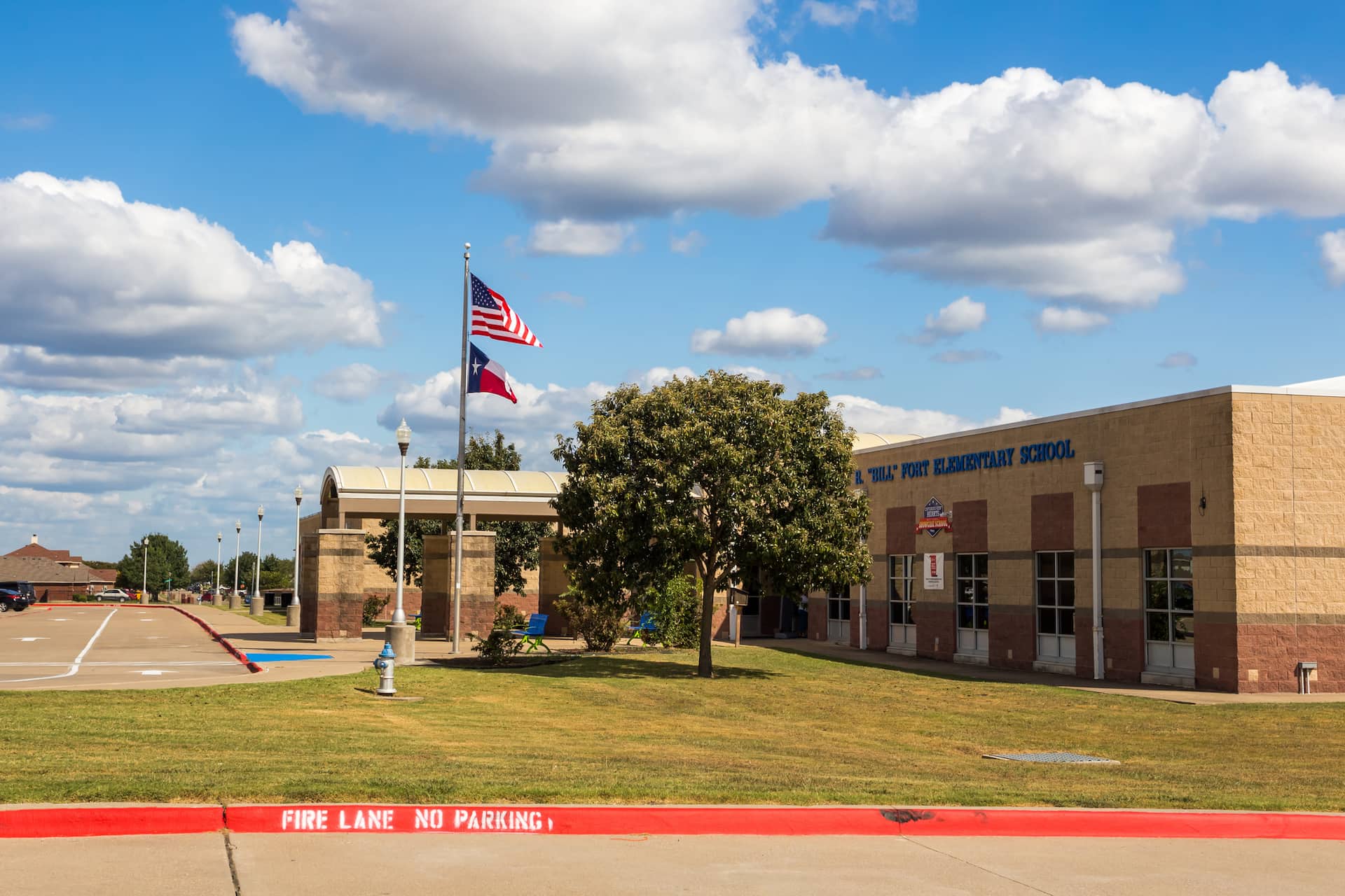 Fort Elementary School street view